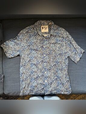Vintage Vibe Blue Paisley Short-Sleeve Button-Down Shirt